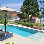 Mira With A Heated Pool And A Sea View Vila *