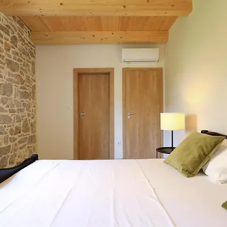 Villa Mira With A Heated Pool And A Sea View