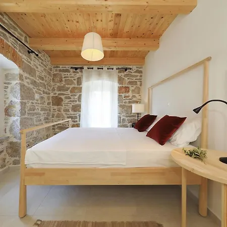 Mira With A Heated Pool And A Sea View