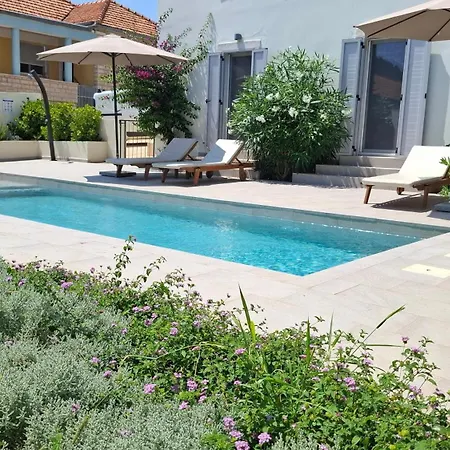 Mira With A Heated Pool And A Sea View *