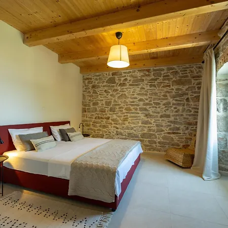 Mira With A Heated Pool And A Sea View * Bozava