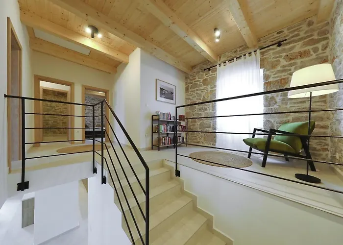 Villa Mira With A Heated Pool And A Sea View *