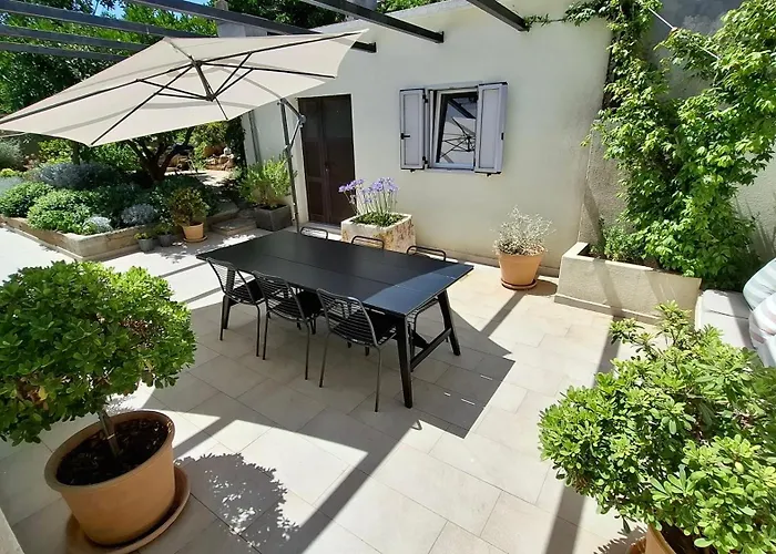 Villa Mira With A Heated Pool And A Sea View