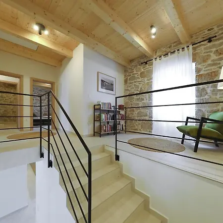 Villa Mira With A Heated Pool And A Sea View *