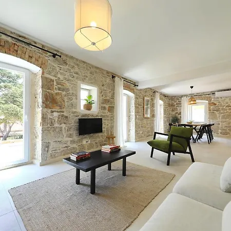 Villa Mira With A Heated Pool And A Sea View Bozava