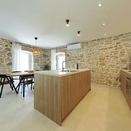 Mira With A Heated Pool And A Sea View