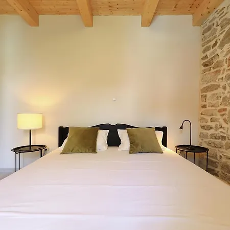 Villa Mira With A Heated Pool And A Sea View