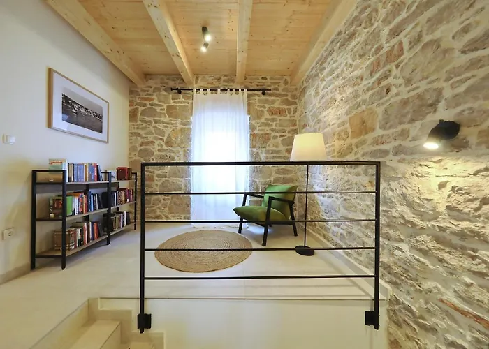 Vila Mira With A Heated Pool And A Sea View Bozava