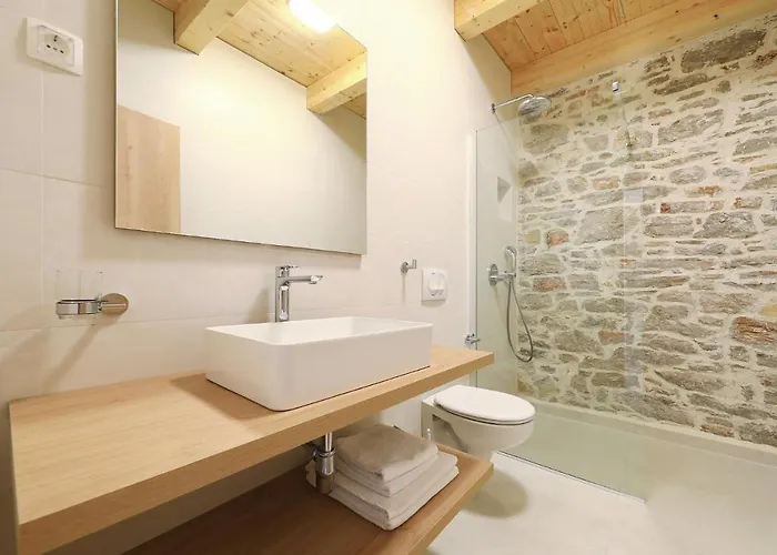 Mira With A Heated Pool And A Sea View *