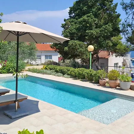 Mira With A Heated Pool And A Sea View Willa *