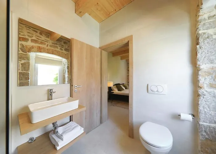 Villa Mira With A Heated Pool And A Sea View Božava