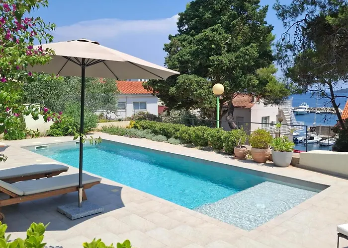 Mira With A Heated Pool And A Sea View Villa *